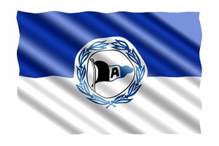 PG电子线上登入-恩菲尔德后防联动升级，力求限制对方攻势