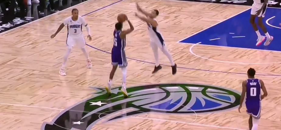 PG电子线上登入-四川队鏖战爵士，福克斯统治全场的简单介绍